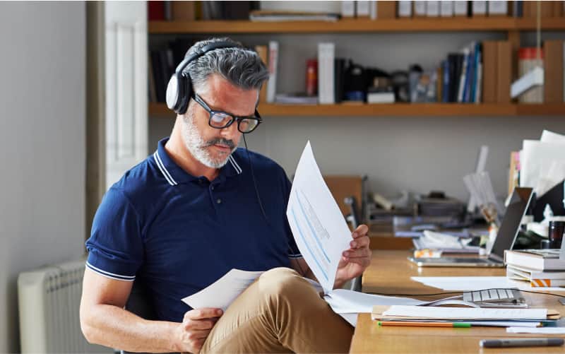 business checking hero img